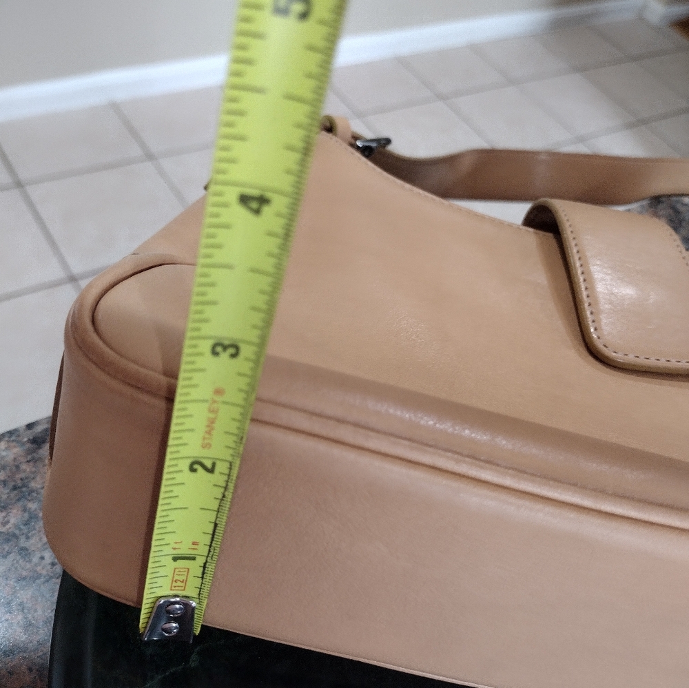 NWT Coach  Hampton Tan Shoulder Bag - Picture 17 of 17